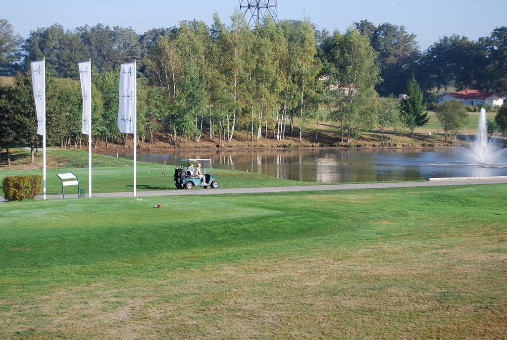 Hotel Golf De Saint Junien Zewnętrze zdjęcie